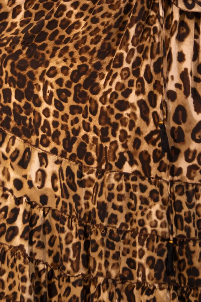 vestido-imperial-marron-detalle.webp