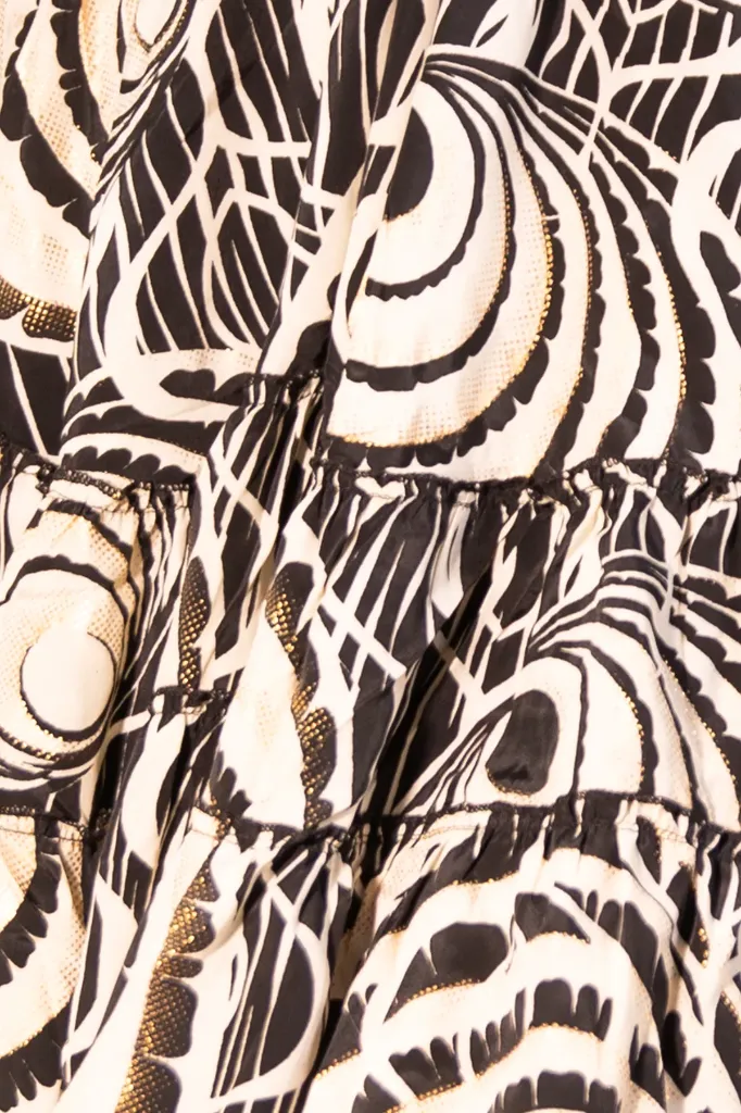 vestido-ruffles-negro-detalle.webp