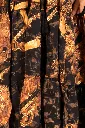 vestido-corto-nomad-negro-detalle.webp