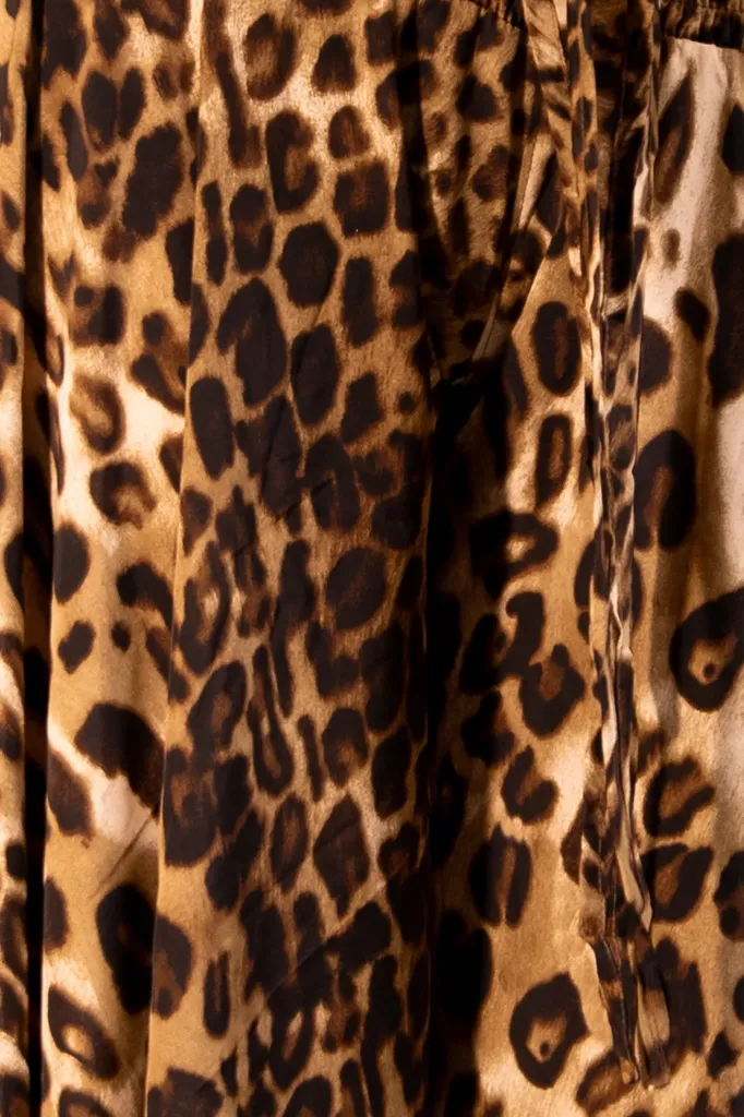 set-olas-marron-detalle.webp