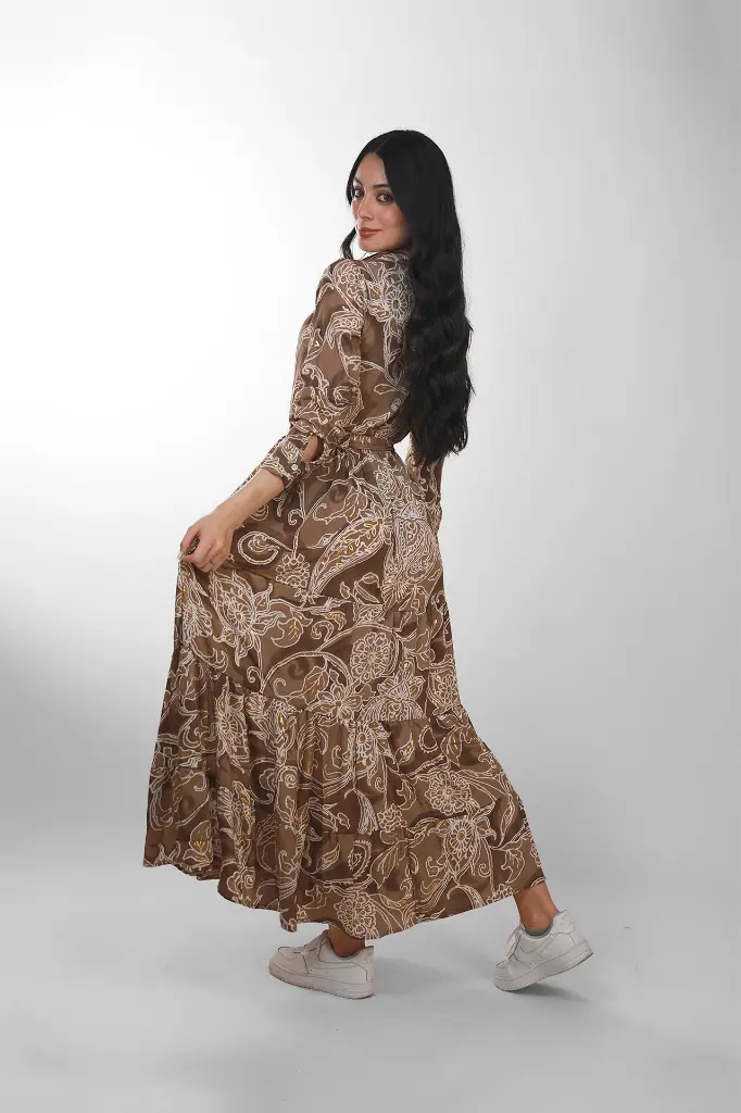 Vestido Largo de Seda Marrón con Estampado Floral3.webp