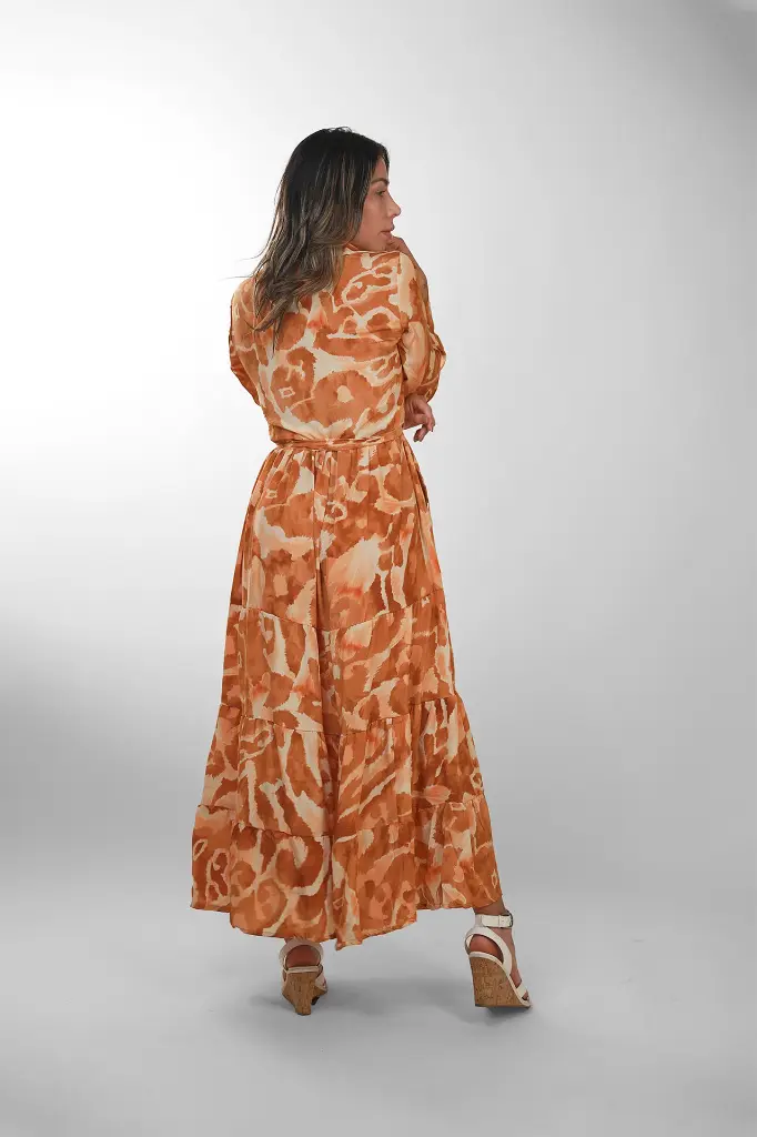 Vestido Largo de Seda para Verano en Tonos Cálidos3.webp