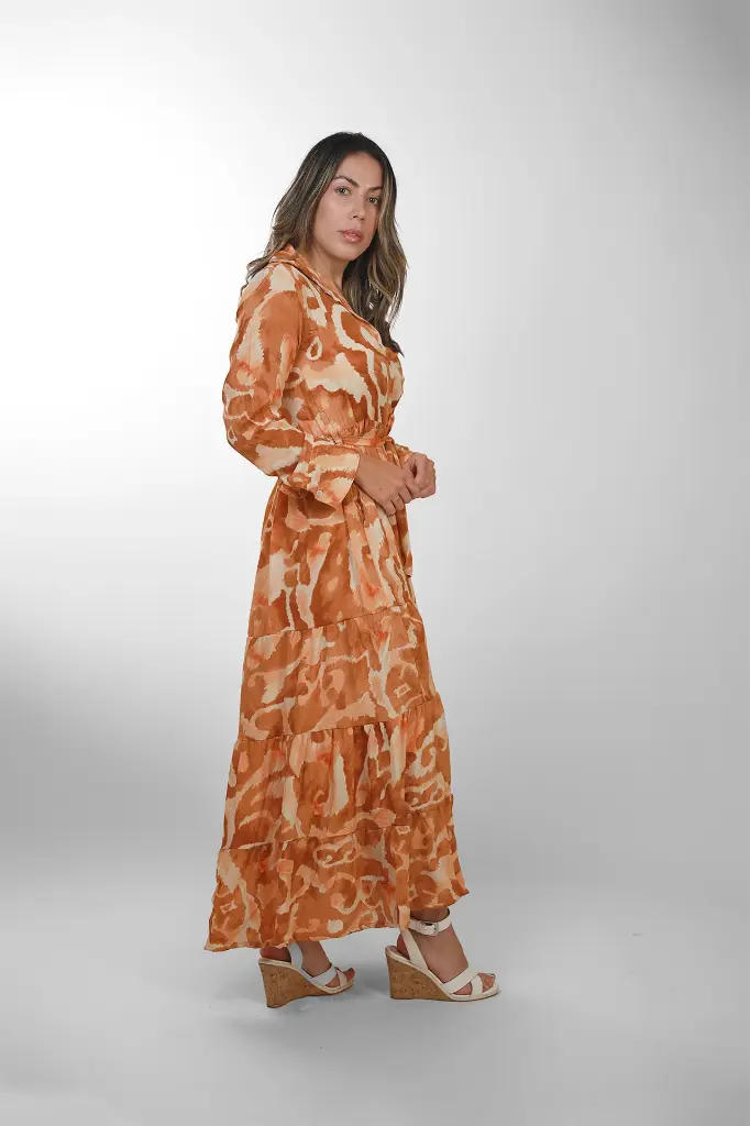 Vestido Largo de Seda para Verano en Tonos Cálidos2.webp