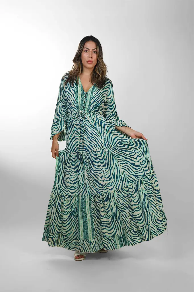 vestido-maxi-seda-estampado-cebra-azul-verde-manga-campana c.webp