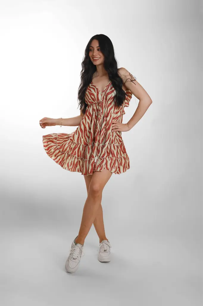 vestido-corto-seda-estampado-animal-mujer-3.webp