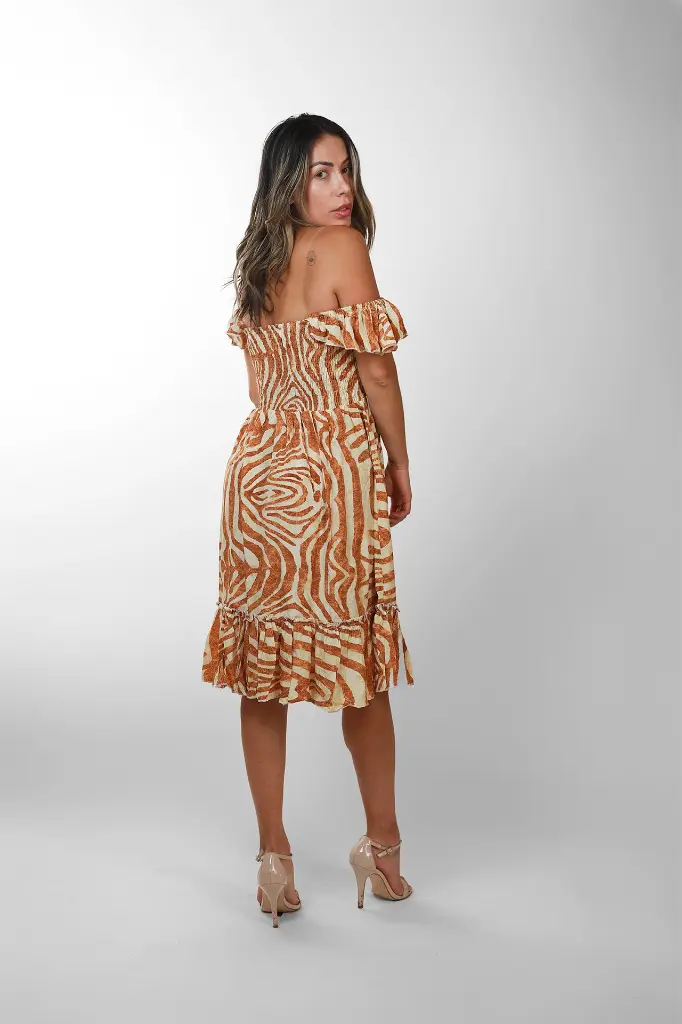 vestido-seda-corto-hombros-descubiertos-estampado-cebra-terracota-talla-unica-2.webp