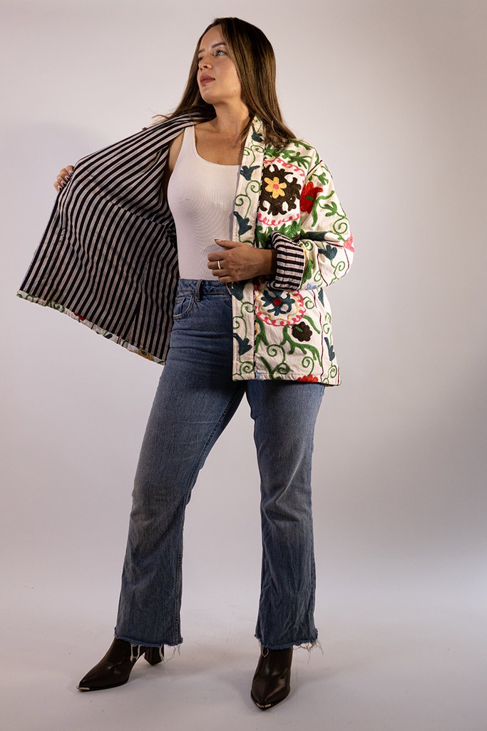 Chaqueta Corta Bordada