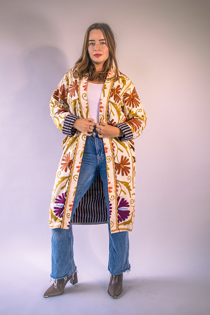 [CH06-1] Chaqueta Larga Bordada