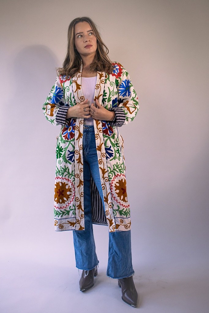 [CH06-3] Chaqueta Larga Bordada